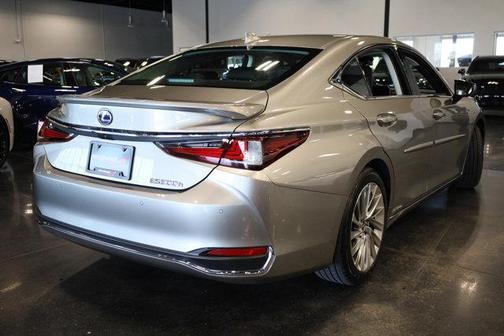 2020 Lexus ES 300h Luxury
