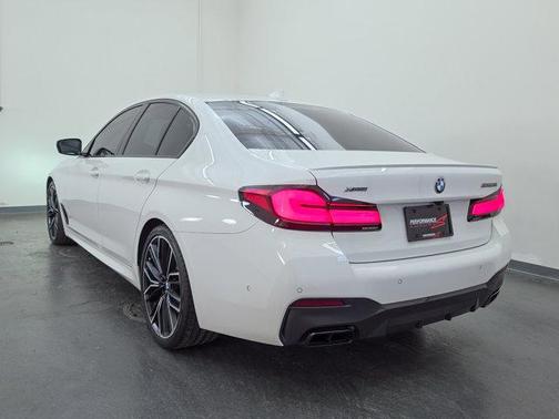 Alpine White 2022 BMW M550 i Xdrive