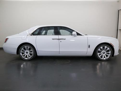 Arctic White 2022 Rolls-Royce Ghost