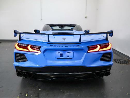 Rapid Blue 2022 Chevrolet Corvette Stingray w/3LT