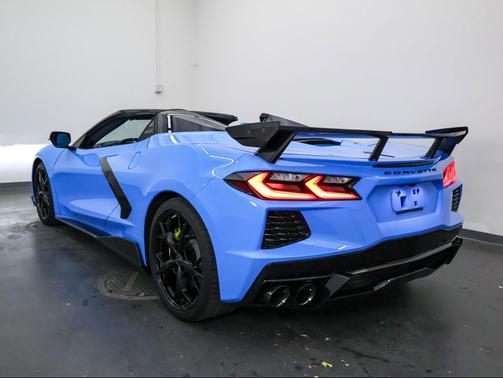 Rapid Blue 2022 Chevrolet Corvette Stingray w/3LT