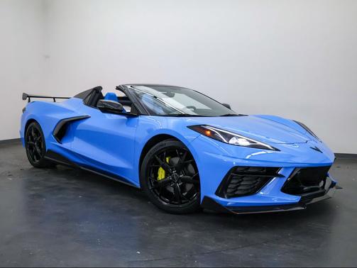 Rapid Blue 2022 Chevrolet Corvette Stingray w/3LT