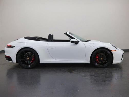 2020 Porsche 911 Carrera 4S Cabriolet
