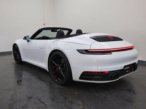 2020 Porsche 911 Carrera 4S Cabriolet