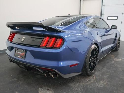 2019 Ford Shelby GT350 Base