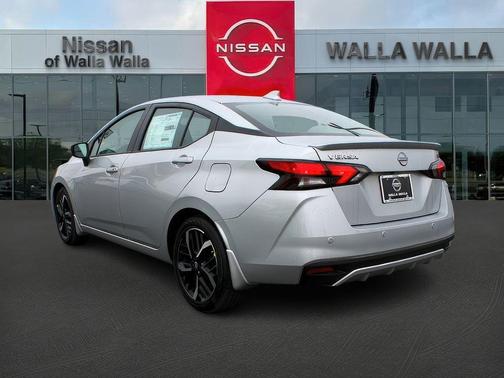 2025 Nissan Versa 1.6 SR