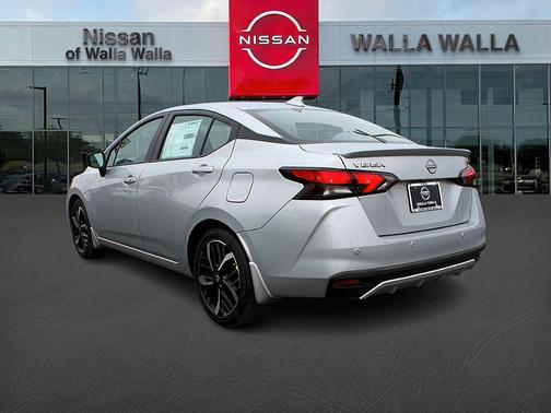 2025 Nissan Versa 1.6 SR