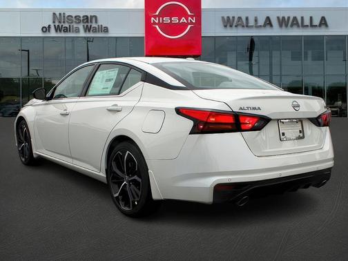 2025 Nissan Altima SR