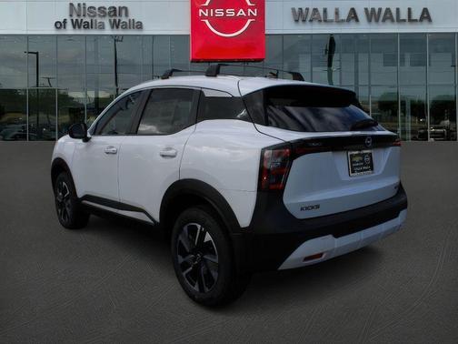 Aspen White Tri 2026 Nissan Kicks SV