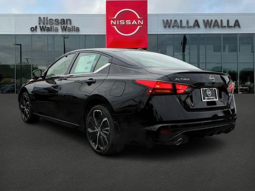 2025 Nissan Altima SR