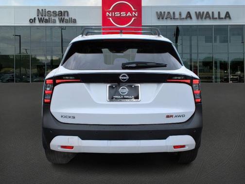 2026 Nissan Kicks SR