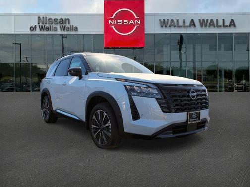 White / Black 2026 Nissan Pathfinder Platinum