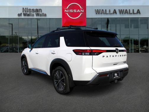 White / Black 2026 Nissan Pathfinder Platinum