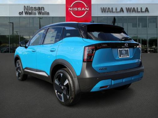 2t Ice Blk Roof 2026 Nissan Kicks SR