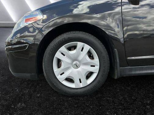 2010 Nissan Versa 1.8 S