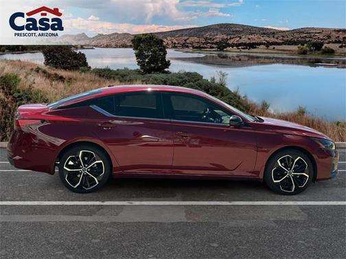 2025 Nissan Altima SR FWD