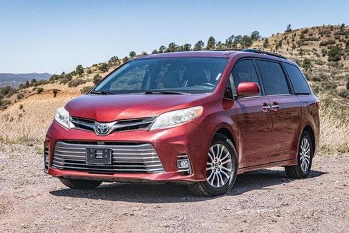 2018 Toyota Sienna XLE Premium