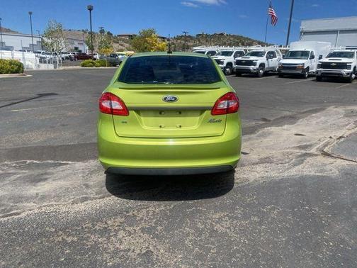 Lime Squeeze Metallic 2013 Ford Fiesta SE