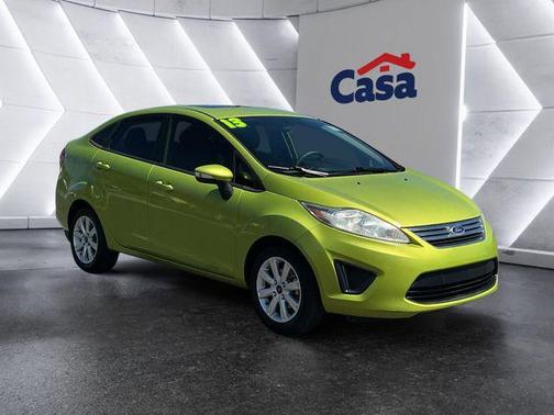 Lime Squeeze Metallic 2013 Ford Fiesta SE