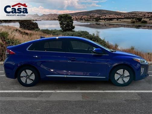 2021 Hyundai IONIQ Hybrid SE