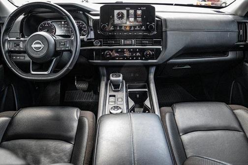 2024 Nissan Pathfinder SL 4WD