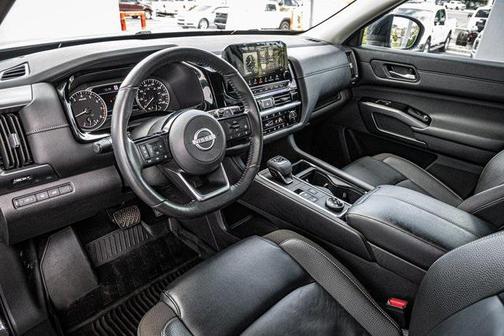 2024 Nissan Pathfinder SL 4WD