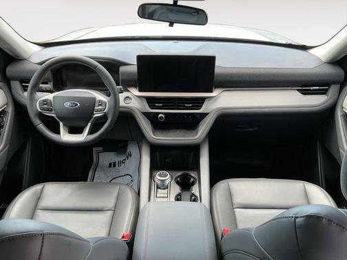 Space White Metallic 2026 Ford Explorer Active