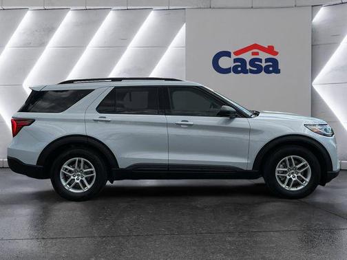 Space White Metallic 2026 Ford Explorer Active