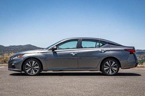 2021 Nissan Altima 2.5 SV