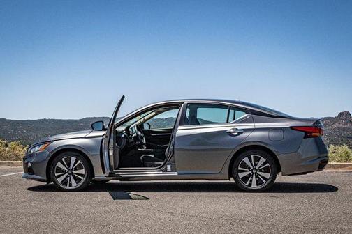 2021 Nissan Altima 2.5 SV