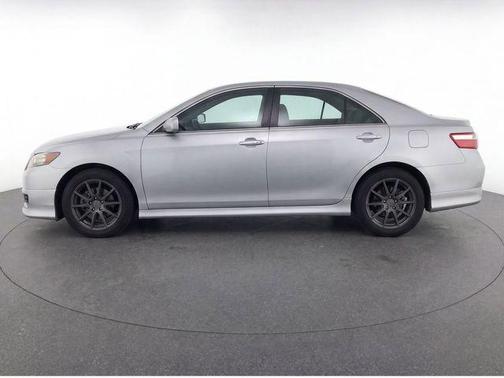 Celestial Silver Metallic 2017 Toyota Camry XLE