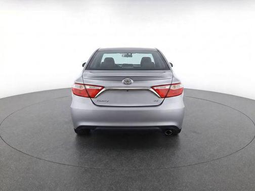 Celestial Silver Metallic 2017 Toyota Camry XLE