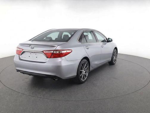 Celestial Silver Metallic 2017 Toyota Camry XLE