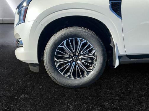 Aspen White Tricoat 2026 Nissan Armada Platinum