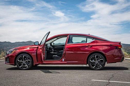 2025 Nissan Altima SR AWD