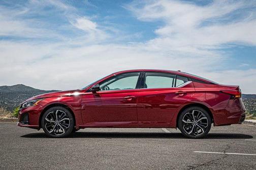 2025 Nissan Altima SR AWD