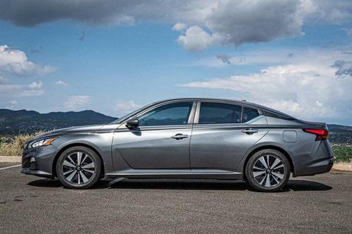 2021 Nissan Altima 2.5 SV