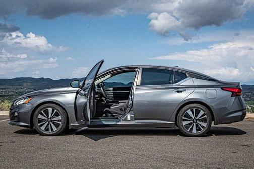2021 Nissan Altima 2.5 SV