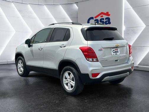 Silver Ice Metallic 2021 Chevrolet Trax LT