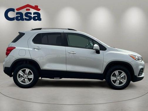 Silver Ice Metallic 2021 Chevrolet Trax LT