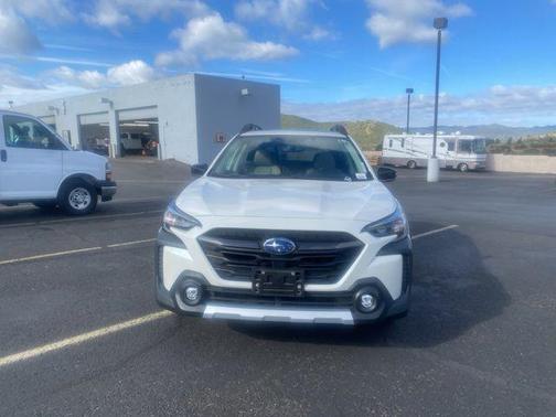 Crystal White Pearl 2023 Subaru Outback Limited