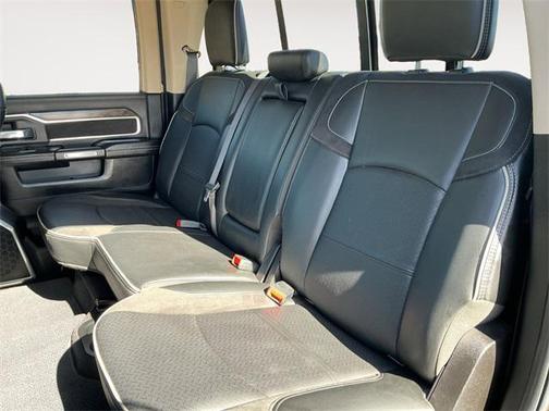 2019 RAM 2500 Laramie Crew Cab 4x4 6'4' Box