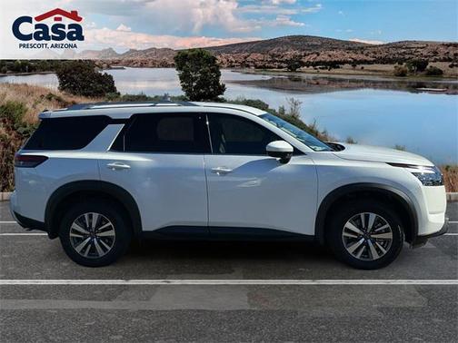 2025 Nissan Pathfinder SL 4WD
