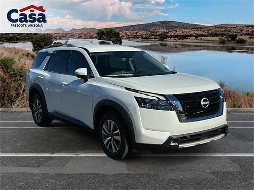 2025 Nissan Pathfinder SL 4WD