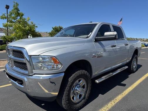2017 RAM 2500 Tradesman Crew Cab 4x4 6'4' Box