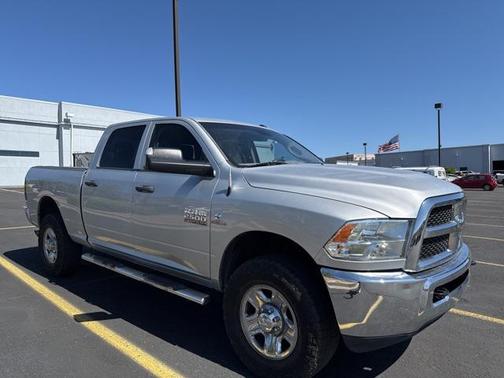 2017 RAM 2500 Tradesman Crew Cab 4x4 6'4' Box