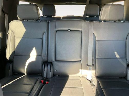 2025 Chevrolet Suburban 4WD Z71