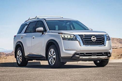 2025 Nissan Pathfinder SL 4WD