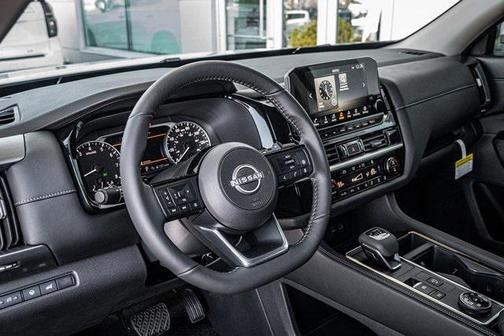 2025 Nissan Pathfinder SL 4WD