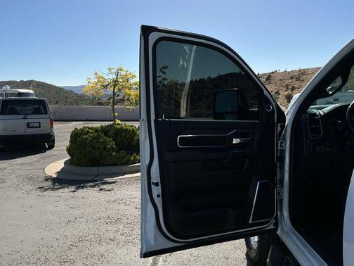 Bright White Clearcoat 2023 RAM 2500 Laramie Crew Cab 4x4 6'4' Box